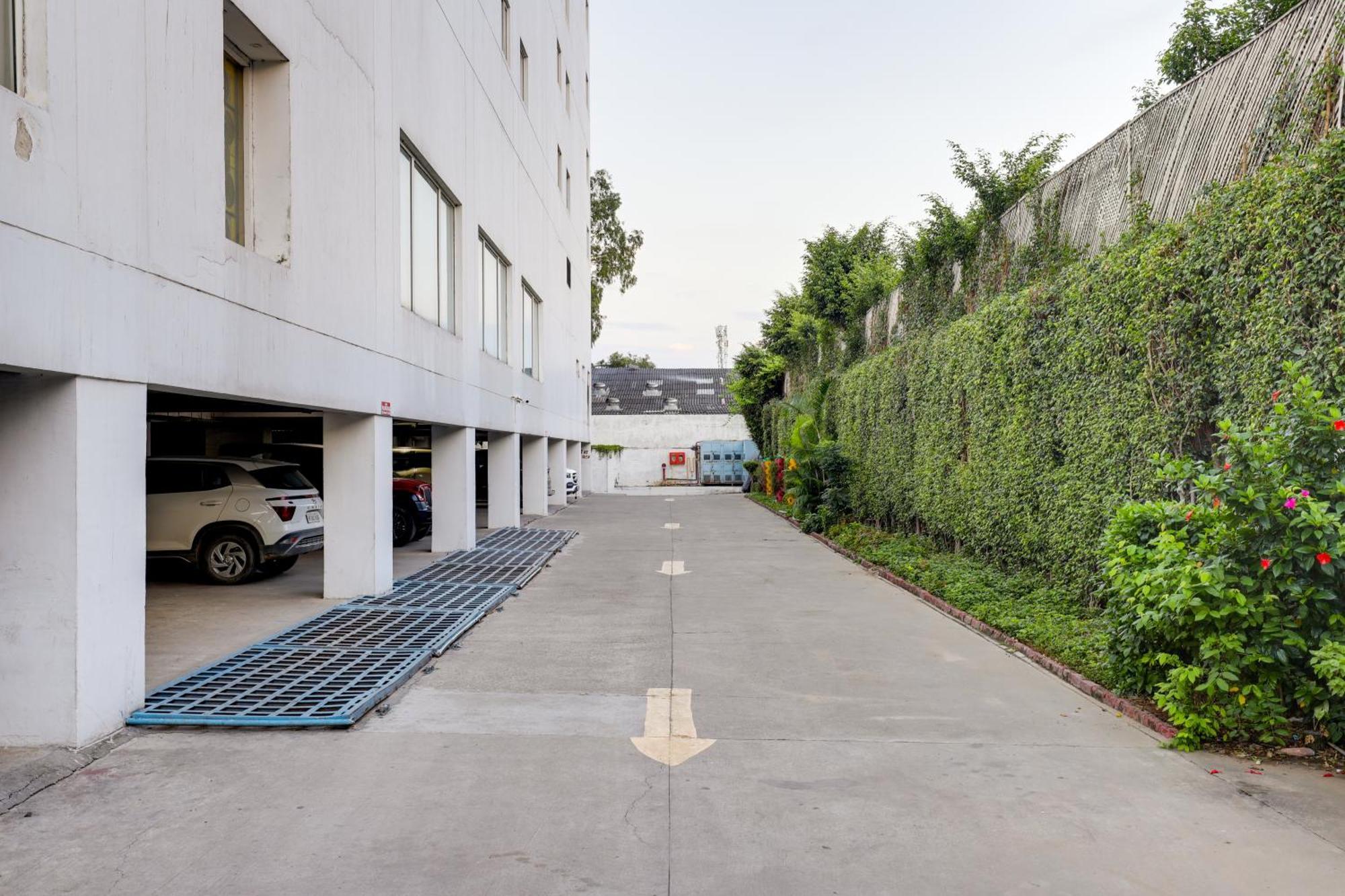 Lemon Tree Hotel Chandigarh Exterior photo
